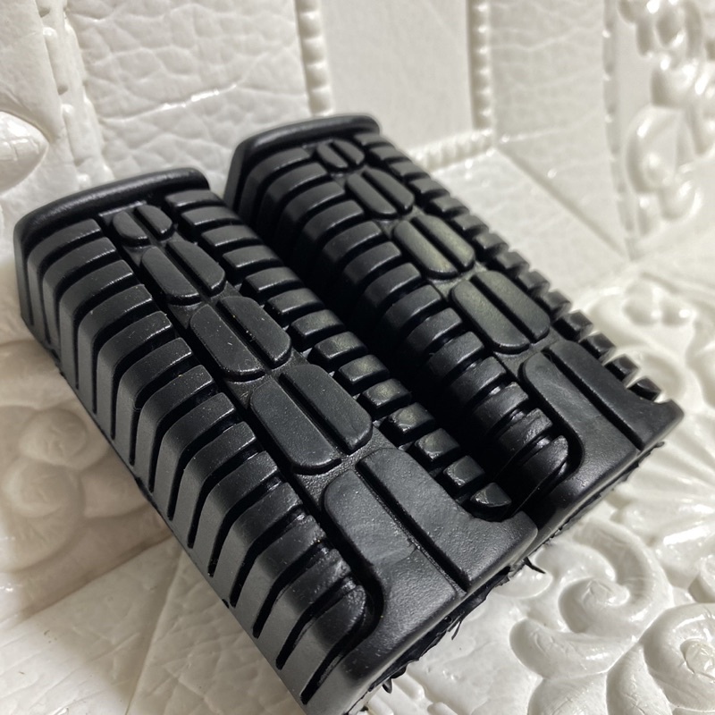 Cặp cao su gác chân trước xe máy loại tốt, cao su dẻo