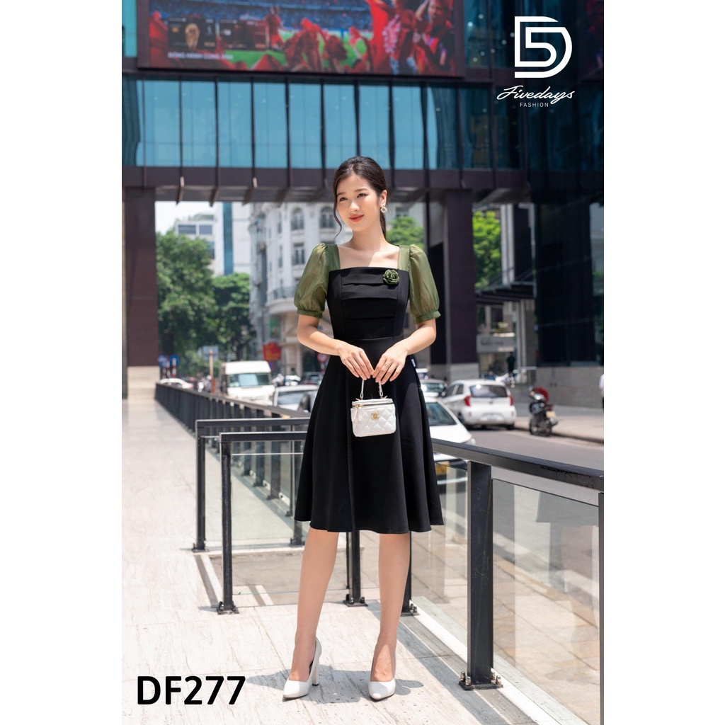 Fivedays - Đầm xoè phối cổ vuông