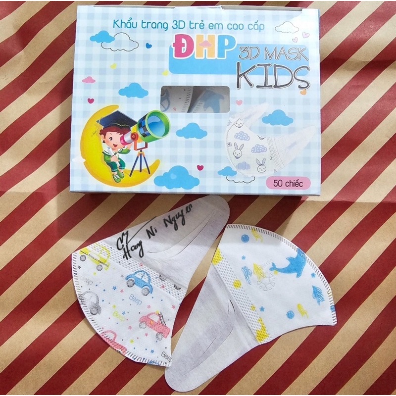 Khẩu trang 3D trẻ em hộp 50 cái Đại Hồng Phát (mẫu ngẫu nhiên cho bé trai hoặc gái)
