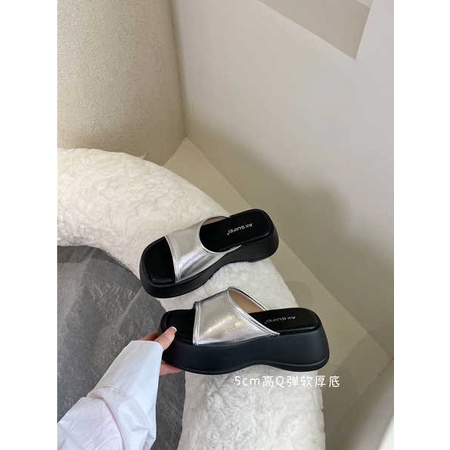 Dép lê quai ngang đế dày, giày nữ đi ngoài 2023 hot