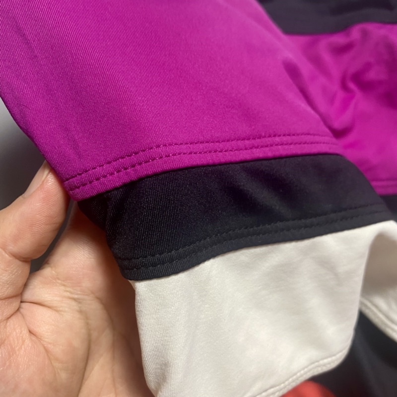 Áo bơi giấu bụng nhiều mẫu, nhiều hãng hàng vnxk xịn, mặc đẹp mà vẫn kín đáo.