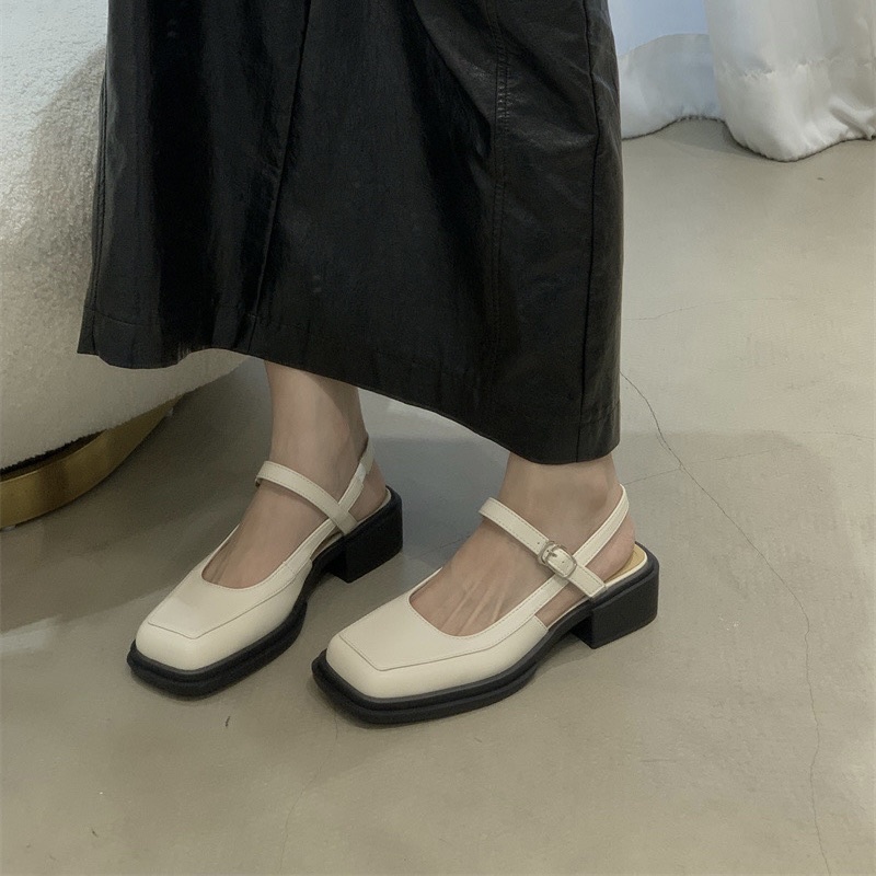 Giày slingback có quai ngang