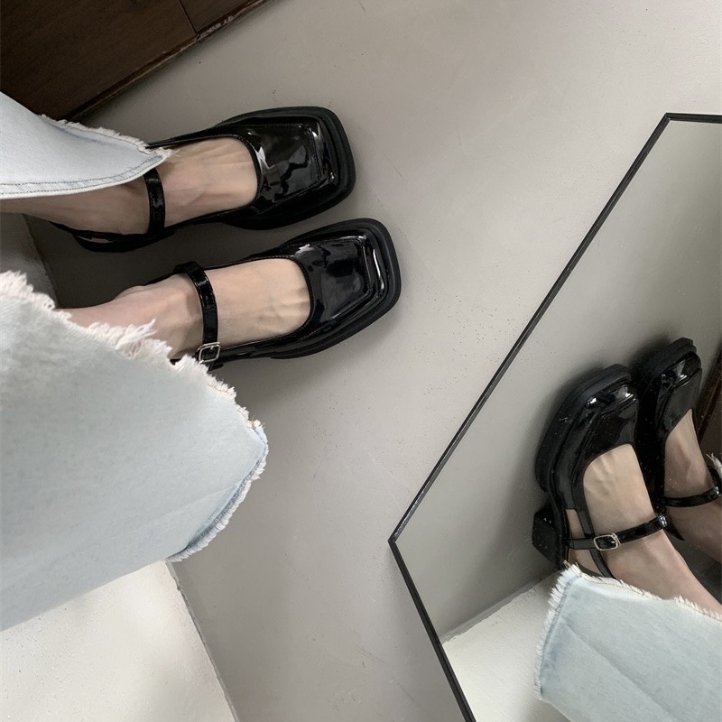 Giày slingback có quai ngang