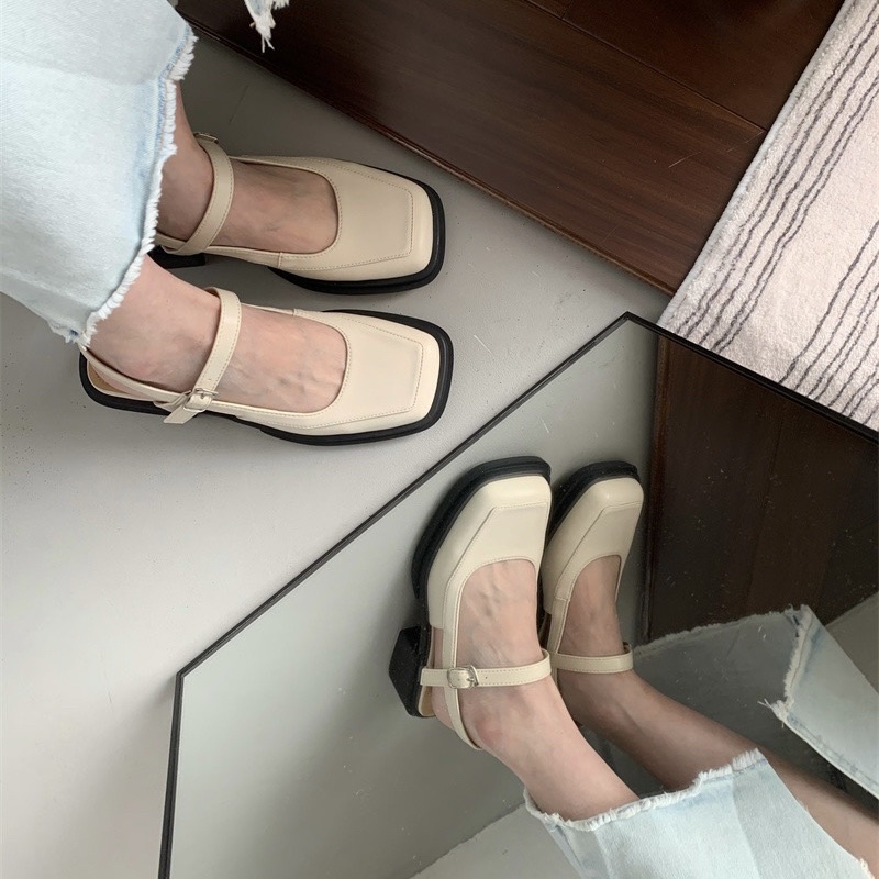 Giày slingback có quai ngang