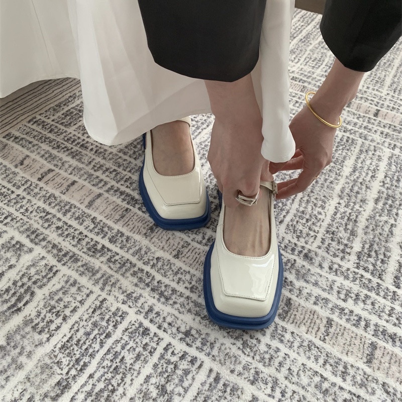 Giày slingback có quai ngang