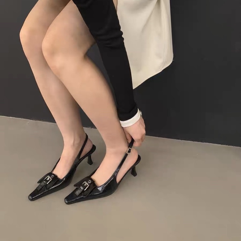 Giày cao gót mũi nhọn cá tính