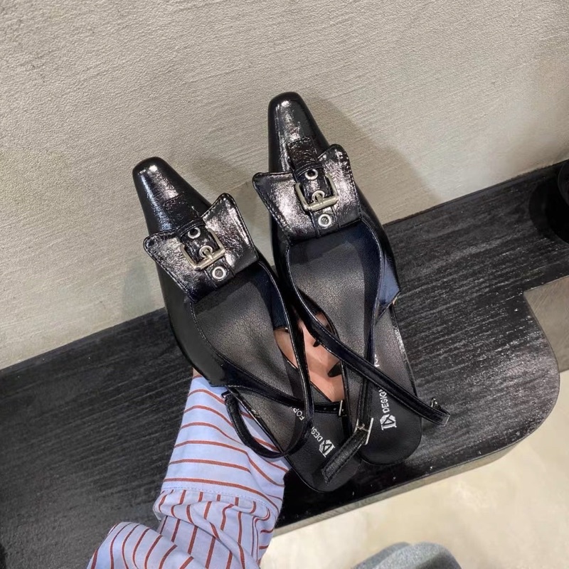 Giày cao gót mũi nhọn cá tính