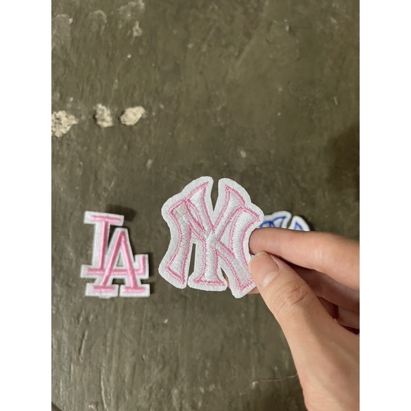 Patch vải ủi nhiệt hình thêu logo yn thương hiệu cao cấp