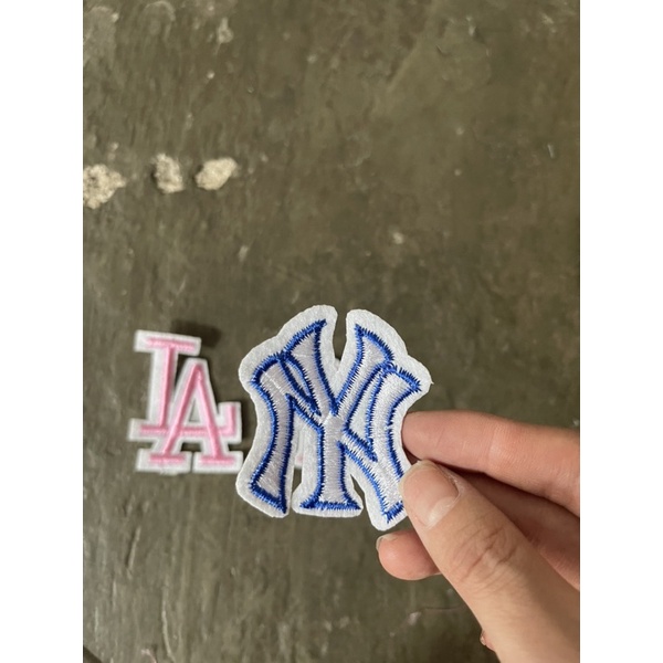 Patch vải ủi nhiệt hình thêu logo yn thương hiệu cao cấp