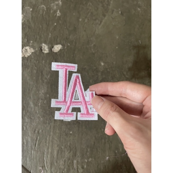 Patch vải ủi nhiệt hình thêu logo yn thương hiệu cao cấp