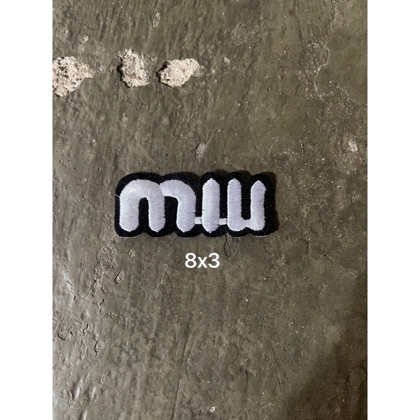 Patch vải ủi nhiệt hình thêu logo miu miu