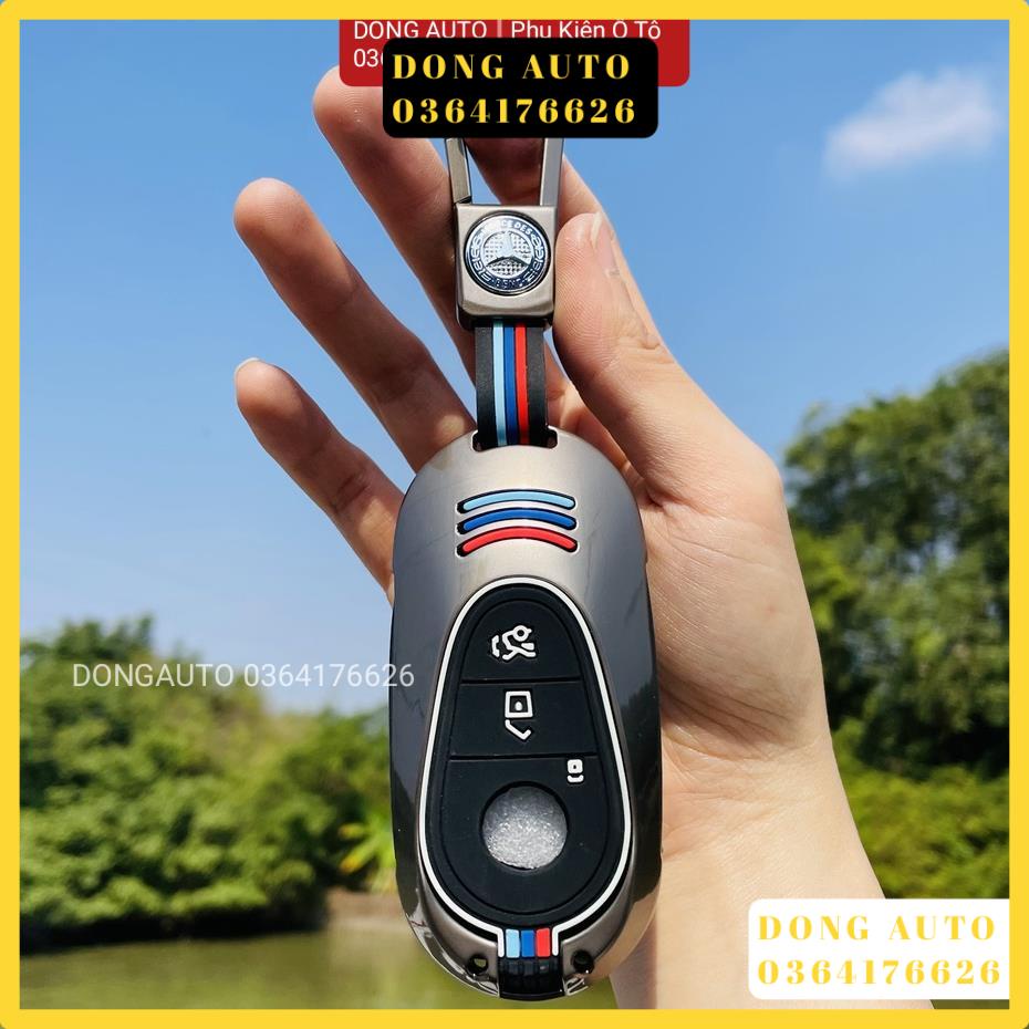 Ốp Khóa Mercedes C300  Hợp Kim Phản Quang Cao Cấp Dong Auto