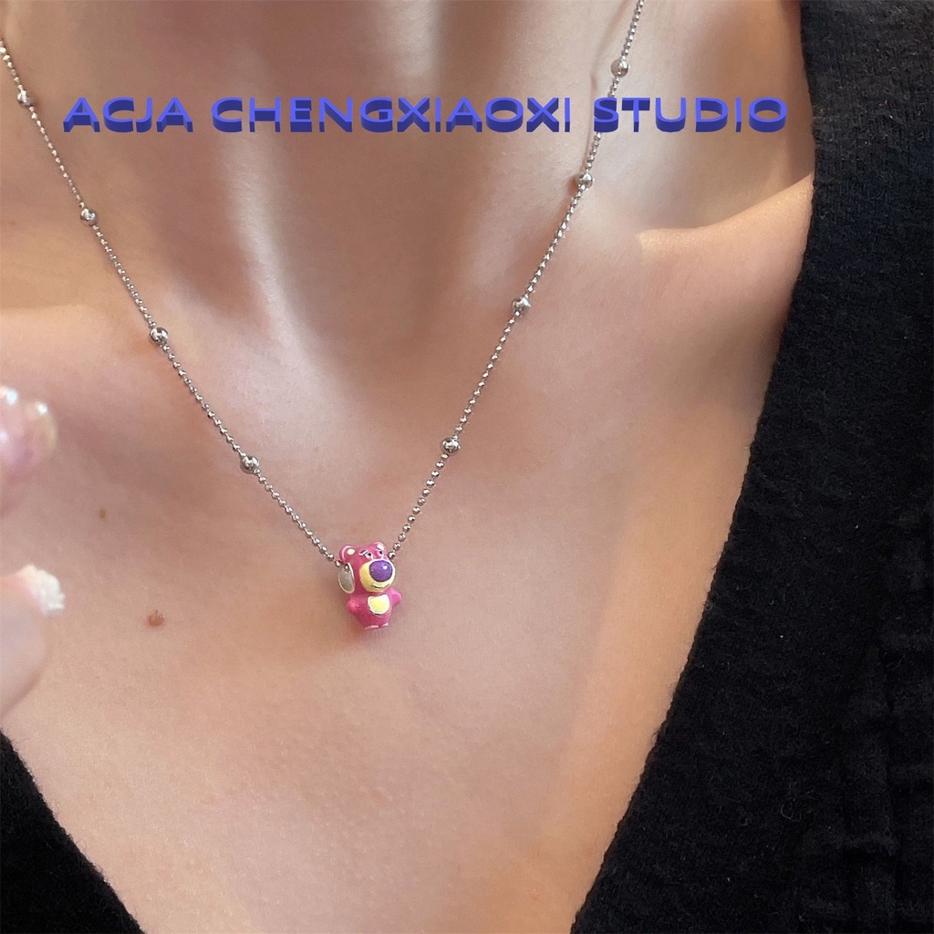 Vòng cổ Mặt Hình Gấu Và Dâu Tây Tráng Men Sang Trọng Thời Trang Đa Năng Dành Cho Bạn Nữ