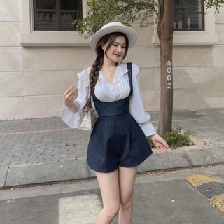 Set yếm kèm sơ mi trắng tay loe