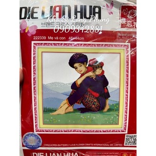Tranh thêu chữ thập cô gái dân tộc 222339:46x44 cm