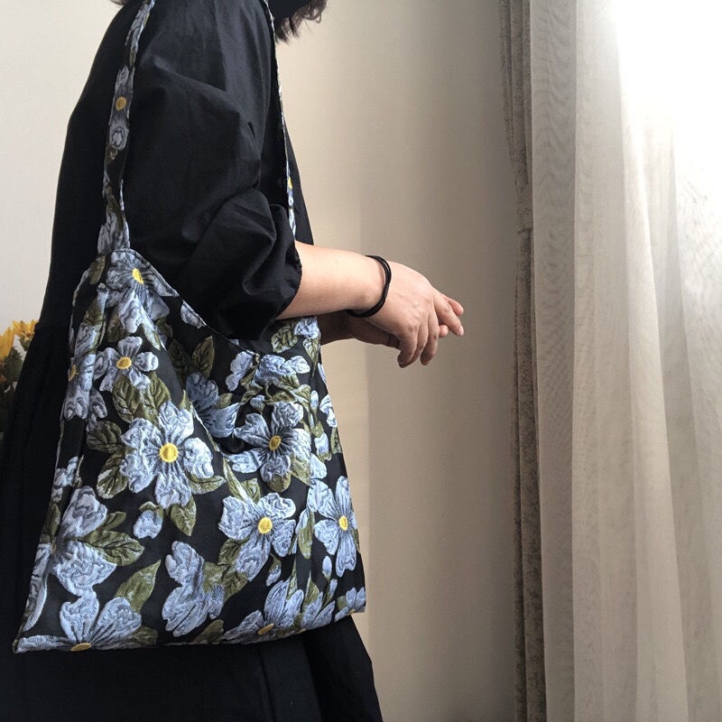 Túi Kẹp Nách Họa Tiết Tranh Sơn Dầu Jacquard Ba Chiều Màu Xanh Dương Jacquard Phong Cách Retro Thanh Lịch Dòng Màu Tối Thiết Kế Hoa Niche
