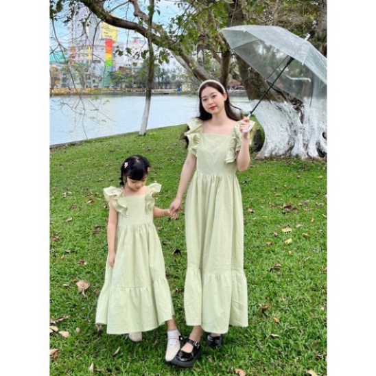 Đầm cho bé gái Set váy đôi mẹ và bé dáng maxi cánh tiên màu xanh cốm dễ thương