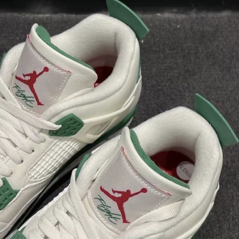 GIÀY JD4 RETRO SB PINE GREEN LAI AU DA LỘN