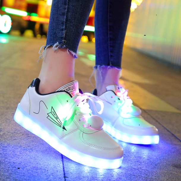 Giày thắp sáng giới tính tàu bay 8 cách thức Sáng đổi mới Màu.Giày Sport đèn LED chiếu sán