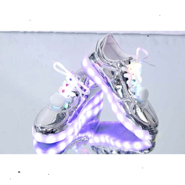 Giày bạc bóng chiếu sáng giới tính 8 hình thức Sáng đổi mới Màu.Giày Sport LED Thời Trang