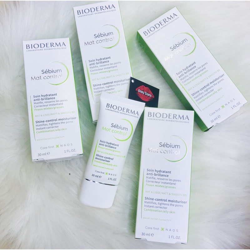 Kem dưỡng Bioderm Sebium Mat ConTrol 30ml