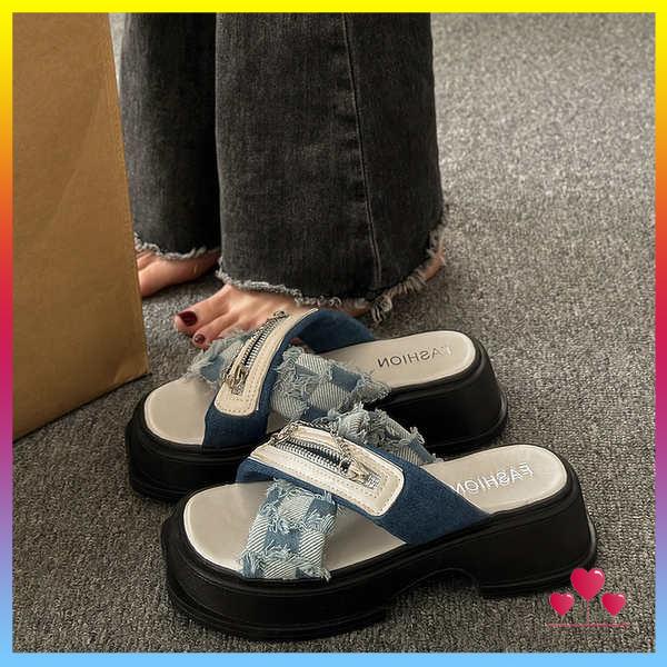 Nữ mặc thường ngày dễ phối mẫu mới trên bãi biển đế dày