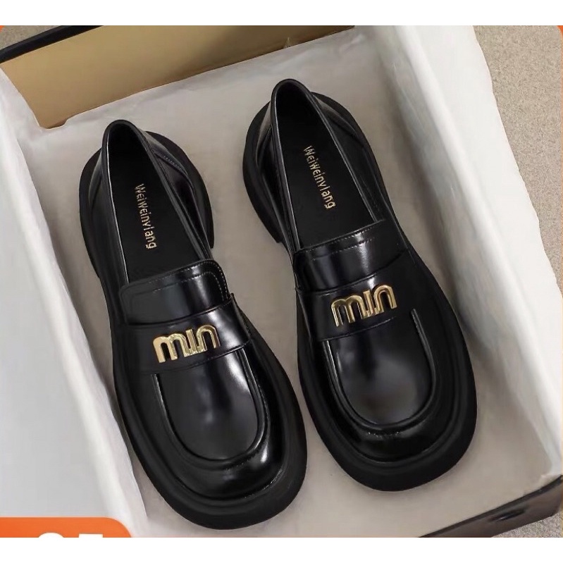 giầy đế nhẹ hàng qc chất da cao cấp đế hịn siêu hót chuẩn hình