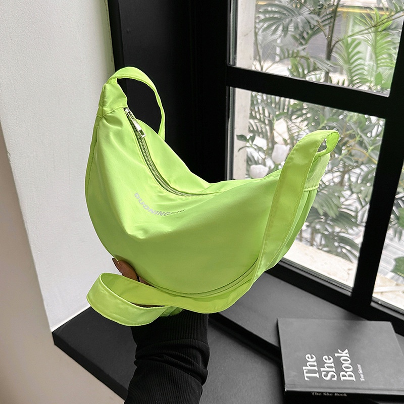 Túi Đeo Chéo Ngực Vải Canvas Màu Hồng Thời Trang 2023 Cá Tính Cho Nữ