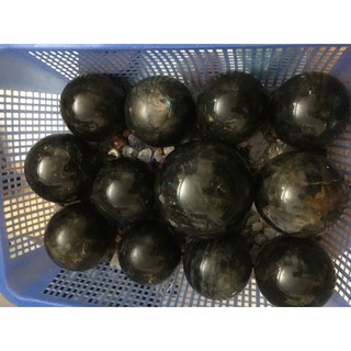 Quả cầu tròn xà cừ, hắc nguyệt quang, Labradorite