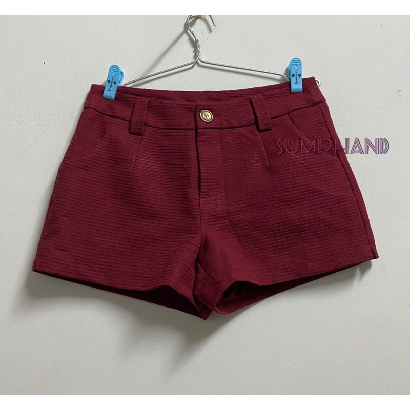 Quần short vải dập nổi đỏ đô (thanh lý)
