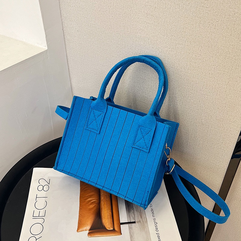 Túi Đeo Chéo Hình Vuông Cỡ Nhỏ Họa Tiết Kẻ Sọc Đơn Giản Thời Trang Mùa Xuân 2023 Cho Nữ