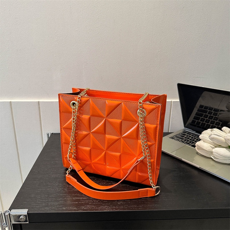 Túi Đeo Vai Hình Vuông Cỡ Nhỏ Đính Đá Phối Dây Đeo Sợi Xích Thời Trang Mùa Xuân 2023 Cho Nữ