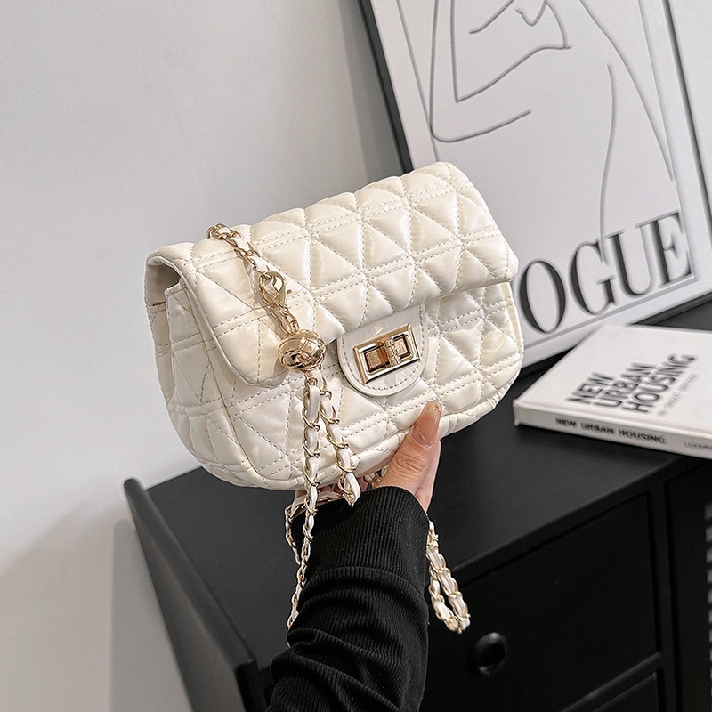 Túi Xách Đeo Vai / Kẹp Nách Phối Dây Xích Thêu Hoạ Tiết Kim Cương Thời Trang 2023