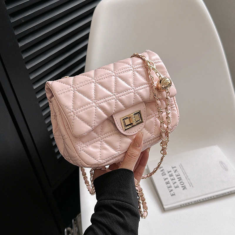 Túi Xách Đeo Vai / Kẹp Nách Phối Dây Xích Thêu Hoạ Tiết Kim Cương Thời Trang 2023