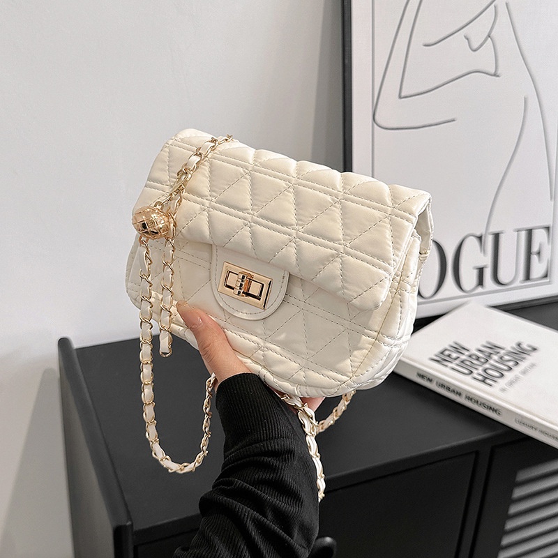 Túi Xách Đeo Vai / Kẹp Nách Phối Dây Xích Thêu Hoạ Tiết Kim Cương Thời Trang 2023