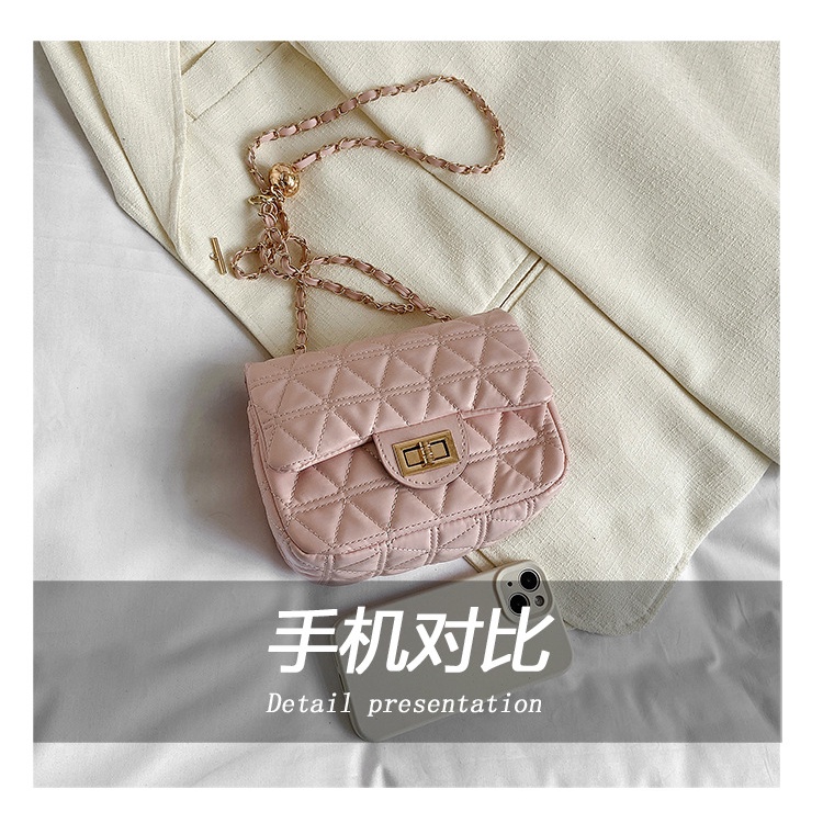 Túi Xách Đeo Vai / Kẹp Nách Phối Dây Xích Thêu Hoạ Tiết Kim Cương Thời Trang 2023