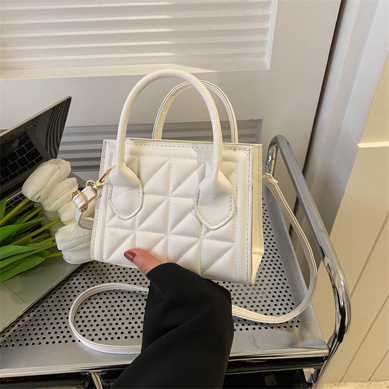 Túi Xách Cầm Tay Đính Đá Thời Trang Retro Đơn Giản Cá Tính 2023