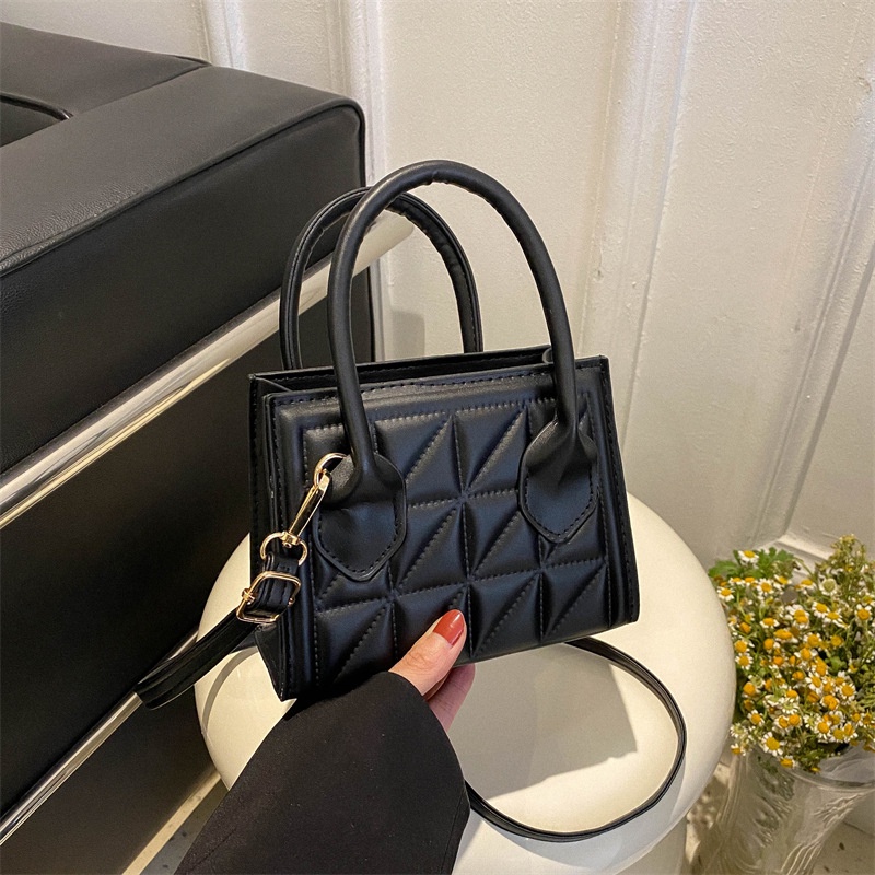 Túi Xách Cầm Tay Đính Đá Thời Trang Retro Đơn Giản Cá Tính 2023