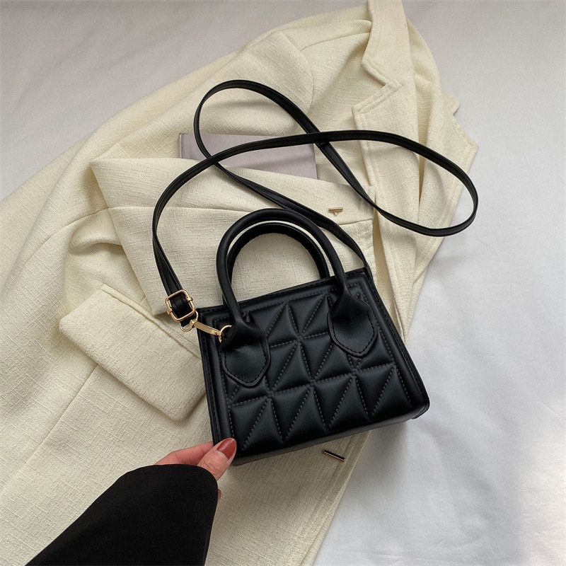 Túi Xách Cầm Tay Đính Đá Thời Trang Retro Đơn Giản Cá Tính 2023