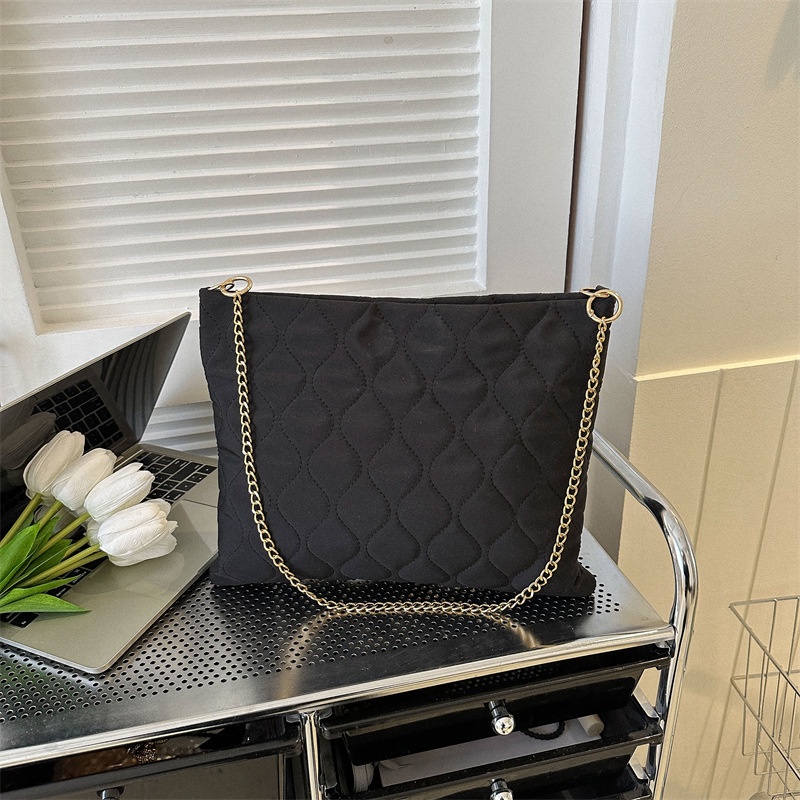 Túi Xách Đeo Chéo Màu Sắc Thời Trang 2023 Sức Chứa Lớn Dành Cho Nữ