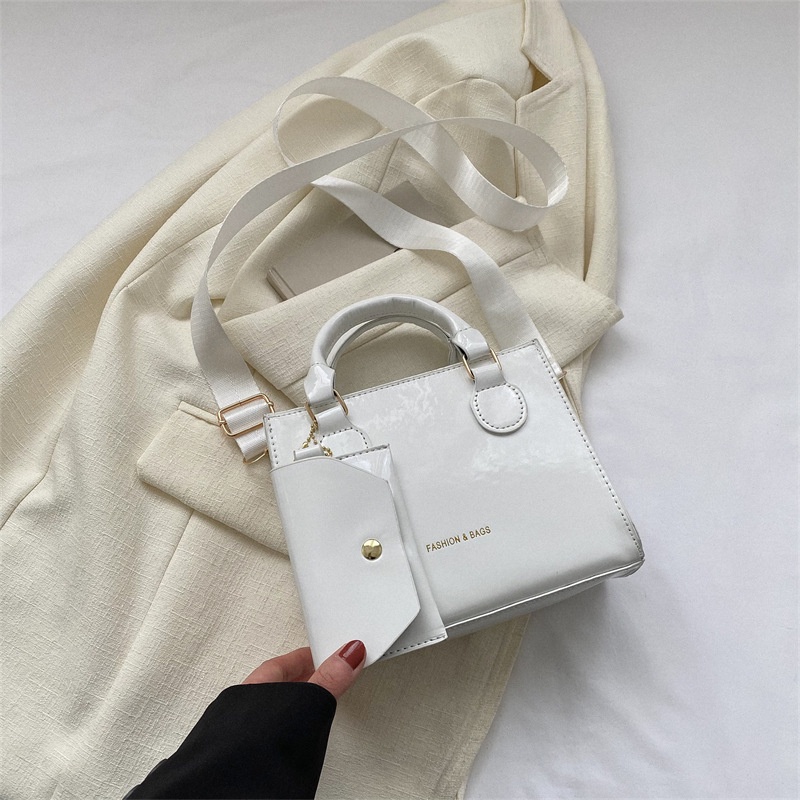 Túi Xách Thiết Kế Đơn Giản Dễ Phối Đồ Thời Trang Xuân 2023 Cho Nữ