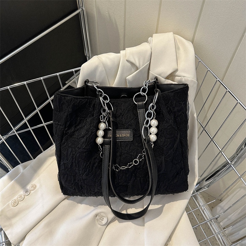 Túi Xách Đeo Vai Phối Dây Xích Và Ngọc Trai Thời Trang 2023 Dành Cho Nữ