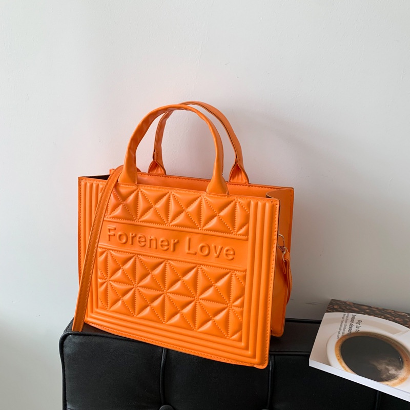 Túi Đeo Chéo Da PU Hình Vuông Dập Nổi Họa Tiết Chữ Đơn Giản Thời Trang Mùa Xuân 2023 Cho Nữ