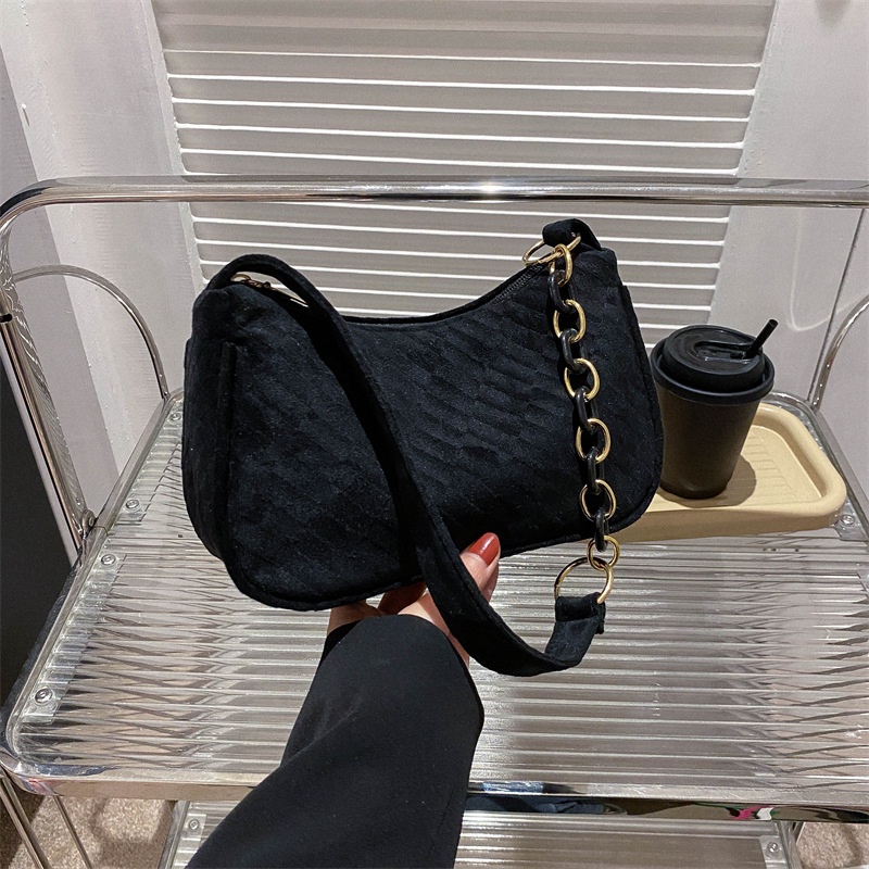 Ví Nhỏ Xinh Phối Quai Xích Thời Trang Cho Nữ 2023