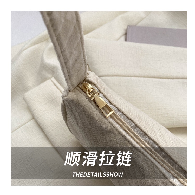 Ví Nhỏ Xinh Phối Quai Xích Thời Trang Cho Nữ 2023