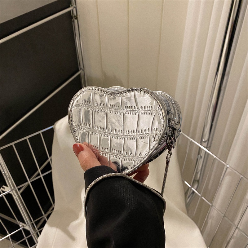 Túi Xách Đeo Vai Phối Dây Xích Hình Trái Tim Thời Trang Mùa Xuân 2023 Dành Cho Nữ