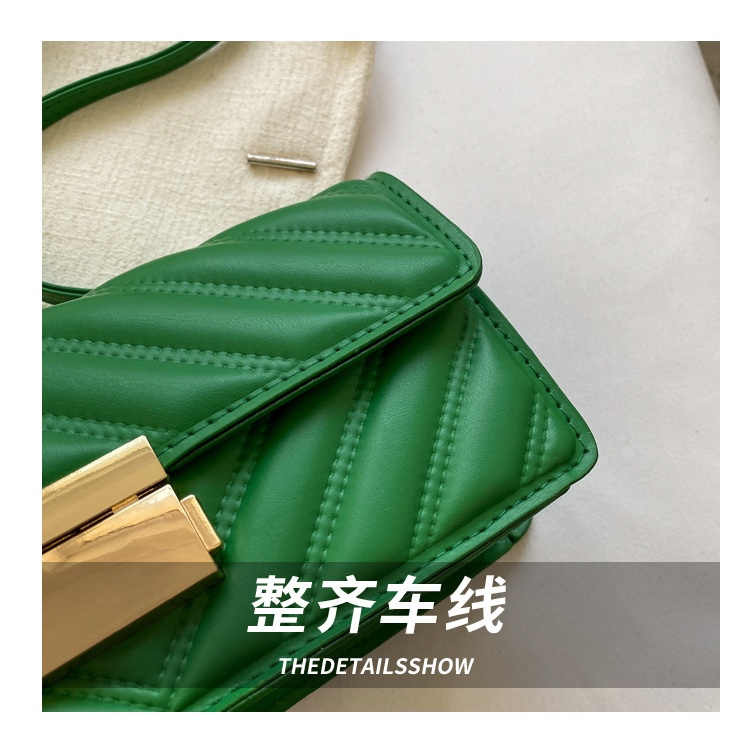 Ba Lô Đeo Vai Cao Cấp Đính Đá Phối Dây Xích Thời Trang Mùa Hè Hàn Quốc 2023 Cho Nữ