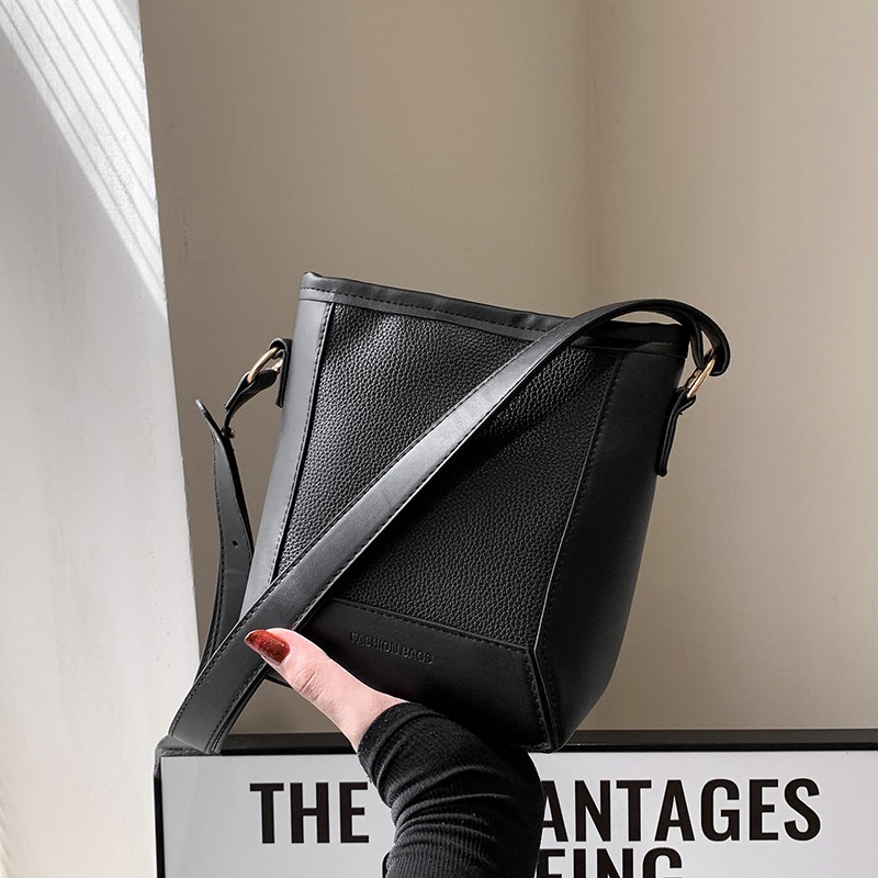 Túi Xách Da Mềm Sức Chứa Lớn Phong Cách Retro Thời Trang Mùa Xuân 2023 Dành Cho Nữ