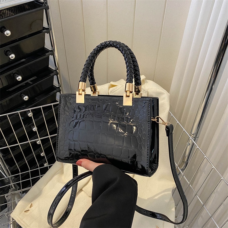 Túi Đeo Chéo Da Bóng Thời Trang 2023 Dành Cho Nữ