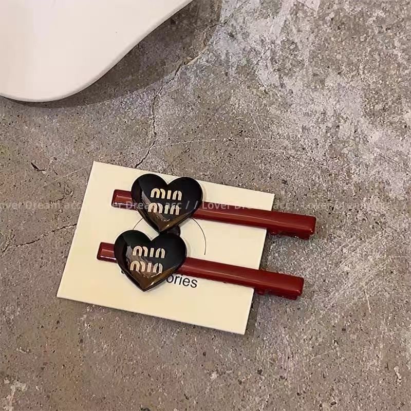 Xiao Xiangfeng Kẹp Tóc Mái Màu Phun Sơn Chữ love Dễ Thương Phong Cách Hàn Quốc